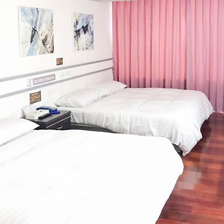 Fudi Hotel Taichung Bagian luar foto