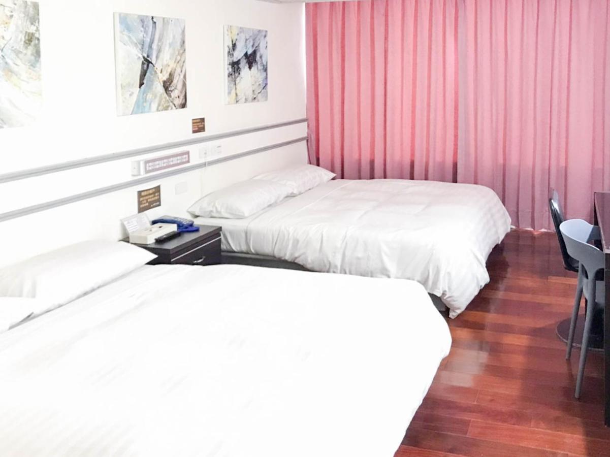 Fudi Hotel Taichung Bagian luar foto