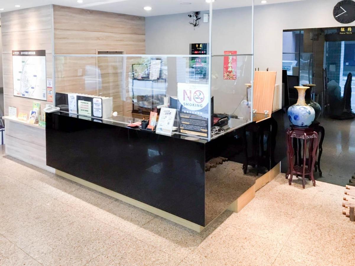 Fudi Hotel Taichung Bagian luar foto