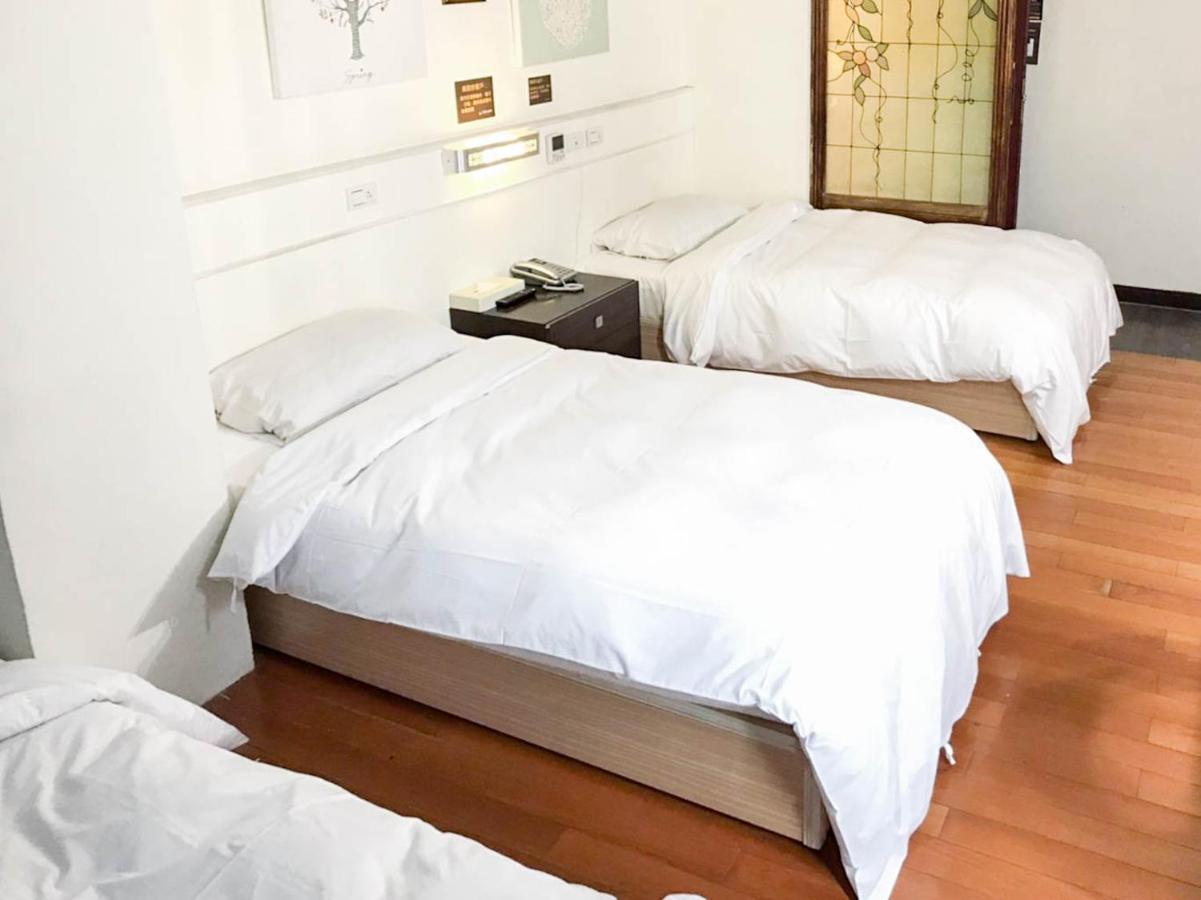 Fudi Hotel Taichung Bagian luar foto