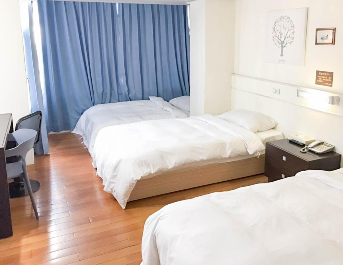 Fudi Hotel Taichung Bagian luar foto