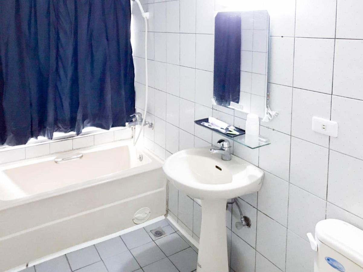 Fudi Hotel Taichung Bagian luar foto
