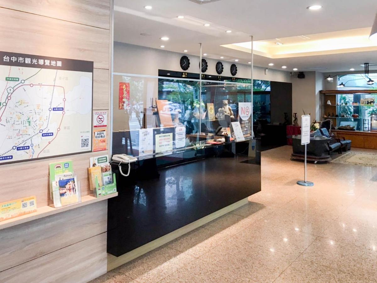 Fudi Hotel Taichung Bagian luar foto