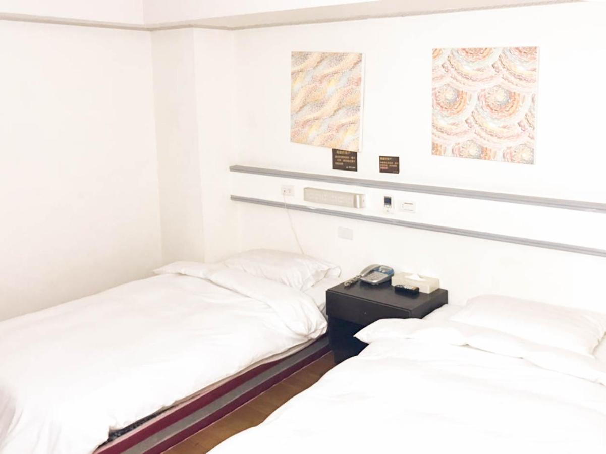 Fudi Hotel Taichung Bagian luar foto